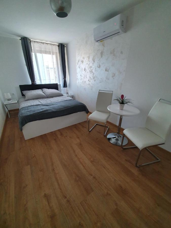 Apartment Alexandra *