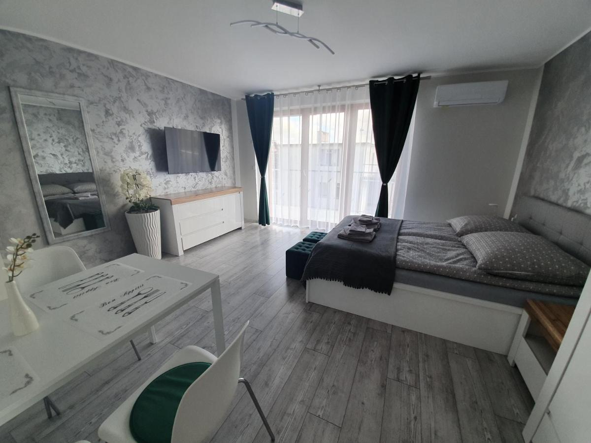 Alexandra Apartment *